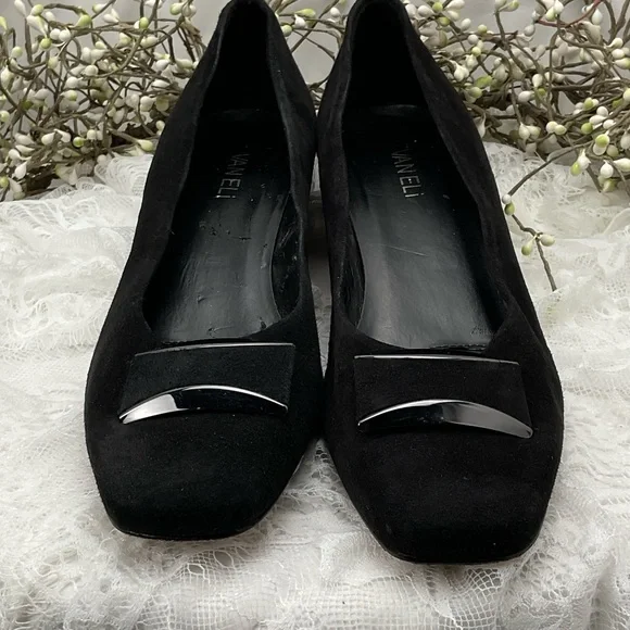 Vaneli Dannee Black Suede Low Heels Suede Pumps w/Silver Accents Sz10.5 #0217 - Picture 2 of 9